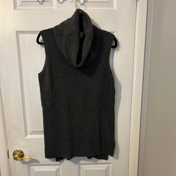 NWOT Dark Grey sleeveless Tunic Cowl Neck Sweater - Picture 1 of 2